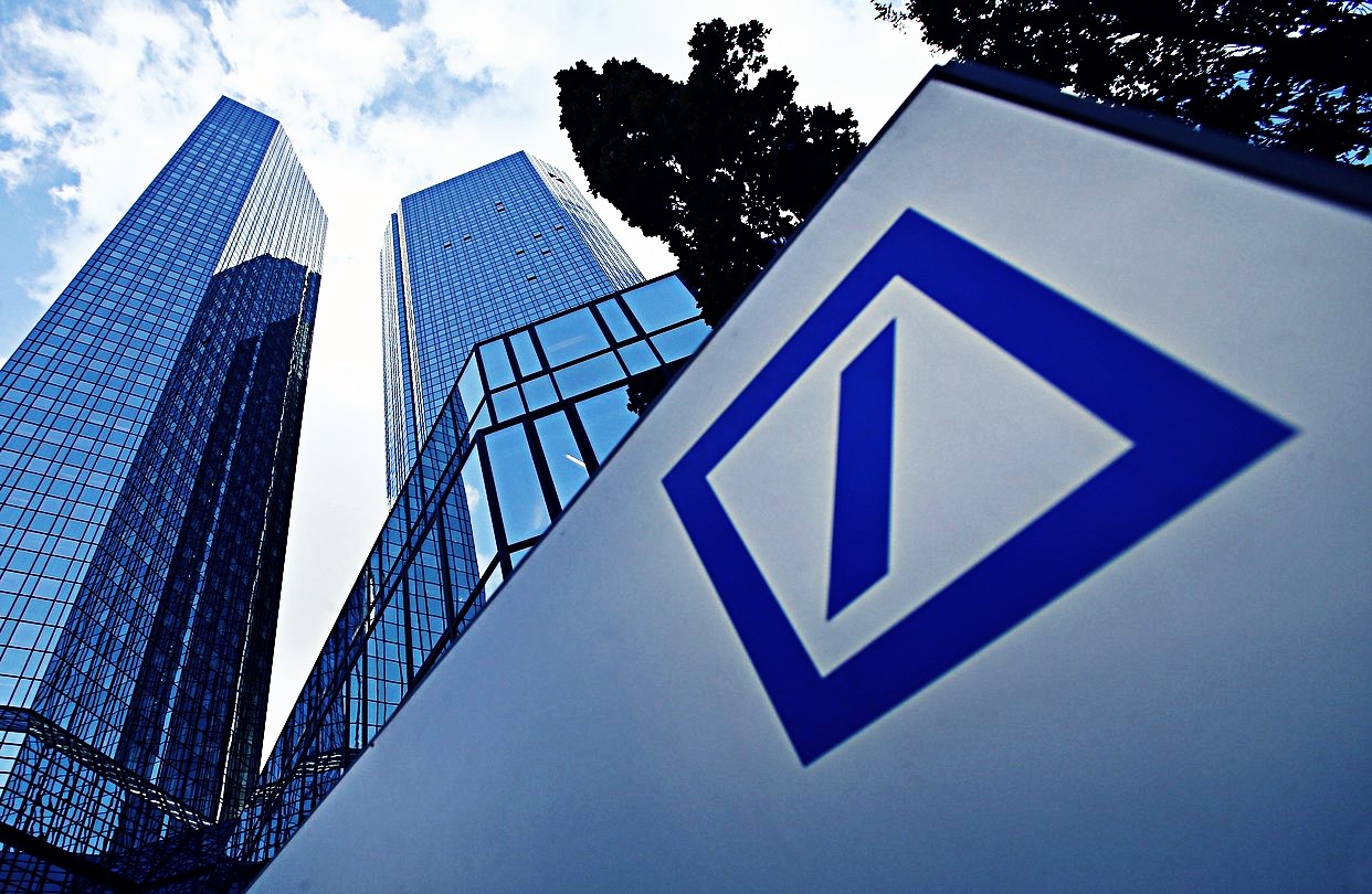 Gli sporchi giochi politici della Deutsche Bank