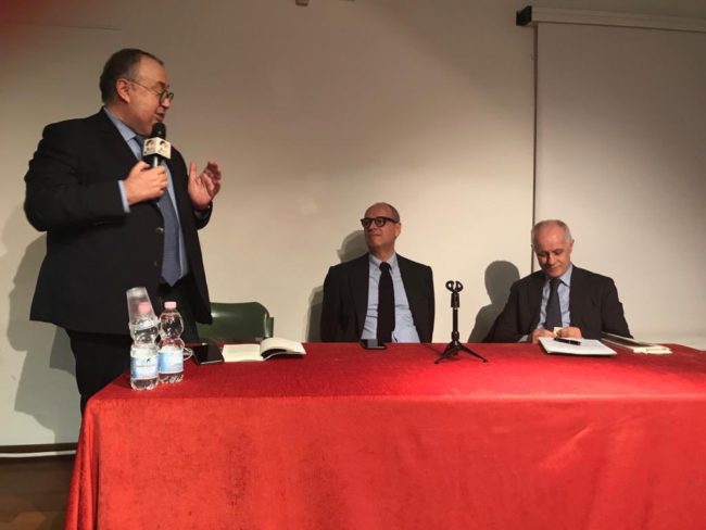 Presentation of the book “Arrivano I Barbari” from Davide Giacalone in Milan, with the presence of the President of the Luigi Einaudi Foundation and the Director of “Corriere della Sera”, Luciano Fontana