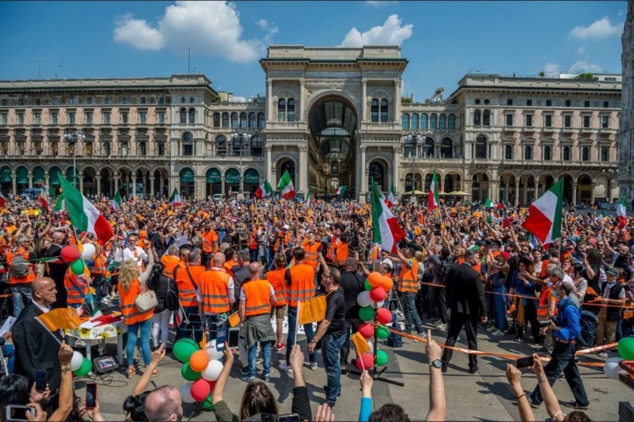 Le piazze ormai sono tutte uguali… O quasi.