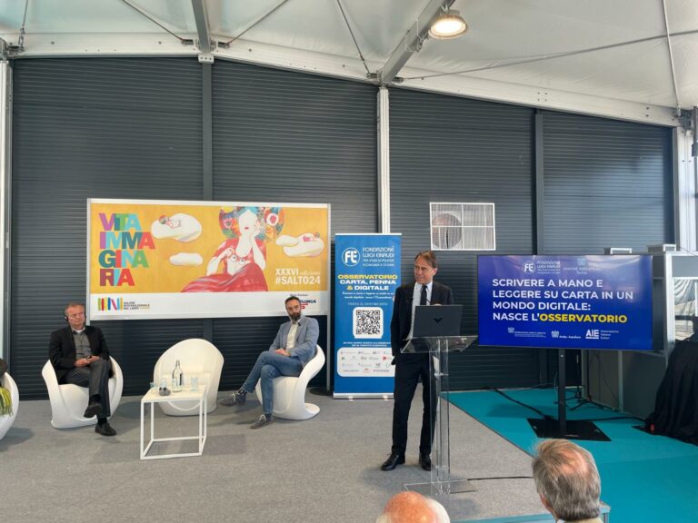 Un successo il debutto del nostro Osservatorio in difesa nella scrittura a mano e della lettura su carta al Salone del Libro
