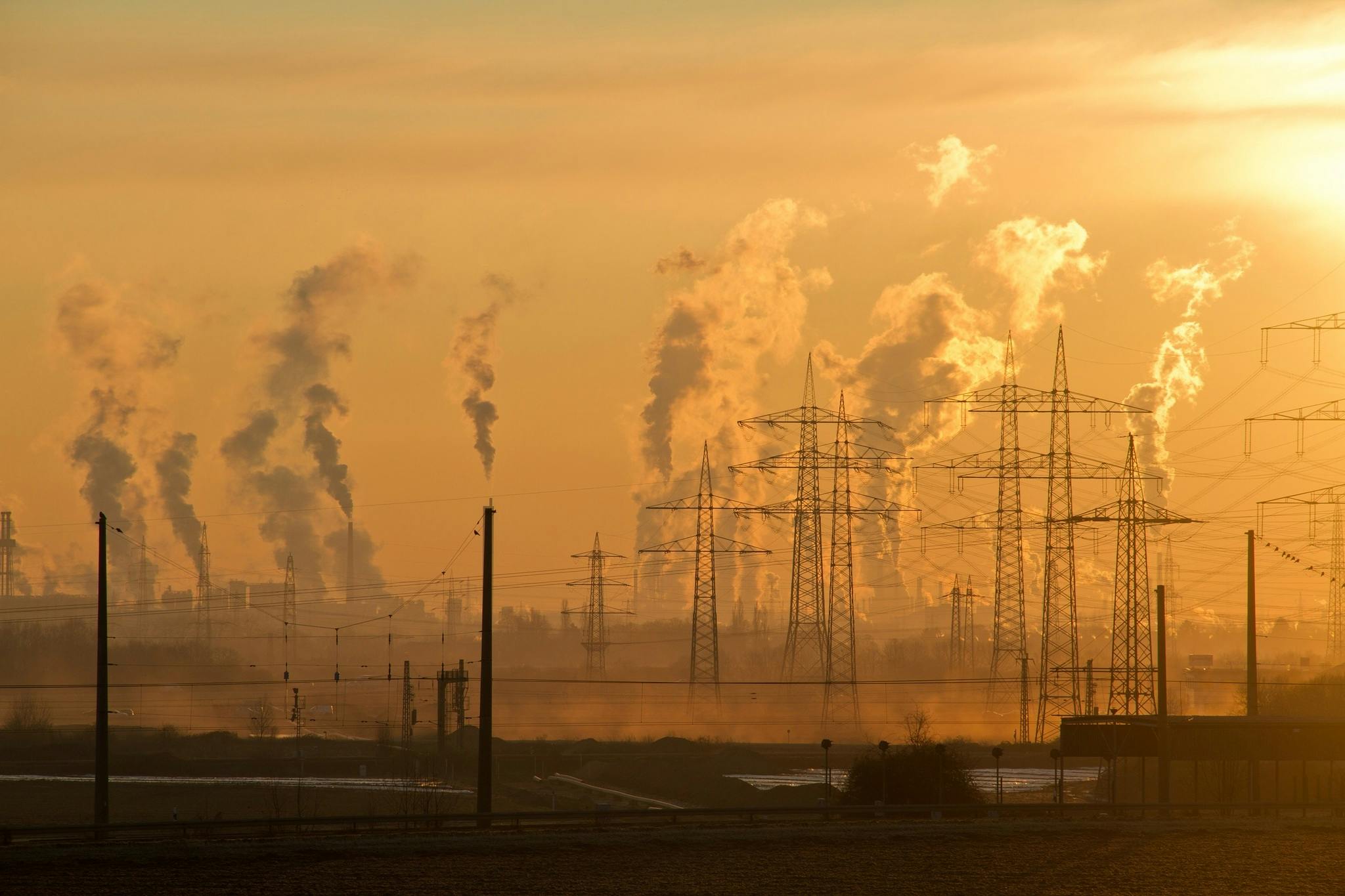 CO2 e paradosso ambientalista: l’Italia fa bene ma rischia salasso UE da 25 miliardi