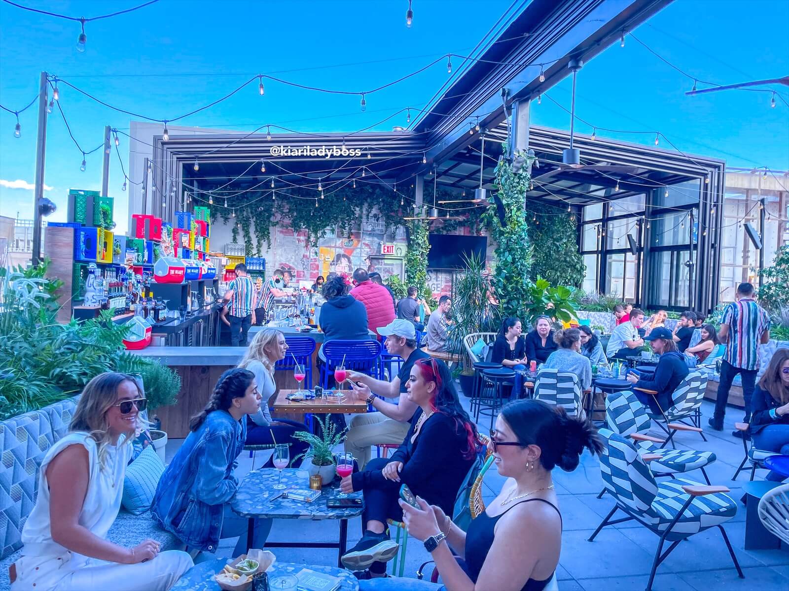 Un Paese provvisorio